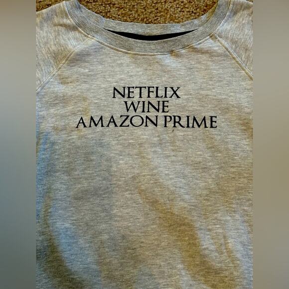 NETFLIX WINE & AMAZON PRME STATEMENT PULLOVER LS GRAY -BLACK LARGE COMFY LARGE - Picture 2 of 11